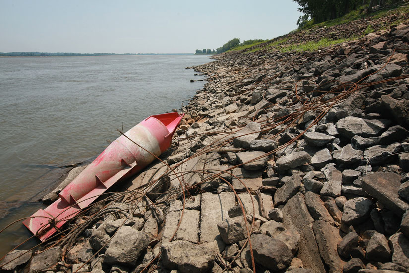 Grounded Channel Marker