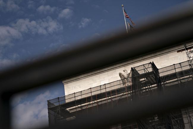 © Bloomberg. The Marriner S. Eccles Federal Reserve building stands in Washington, D.C. Photographer: Andrew Harrer/Bloomberg