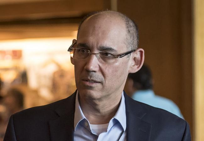 © Bloomberg. Amir Yaron, governor of the Bank of Israel, right, arrives for dinner during the Jackson Hole economic symposium, sponsored by the Federal Reserve Bank of Kansas City, in Moran, Wyoming, U.S., on Thursday, Aug. 22, 2019. Over the past two decades, central bankers have used the annual symposium to plot out and signal changes in monetary policy. With global recession fears growing and bond yields tumbling, this week's gathering is one of the most anticipated in years.