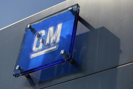 © Reuters/Jeff Kowalsky/Files. The General Motors logo is seen outside its headquarters at the Renaissance Center in Detroit, Michigan in this file photograph taken Aug. 25, 2009.