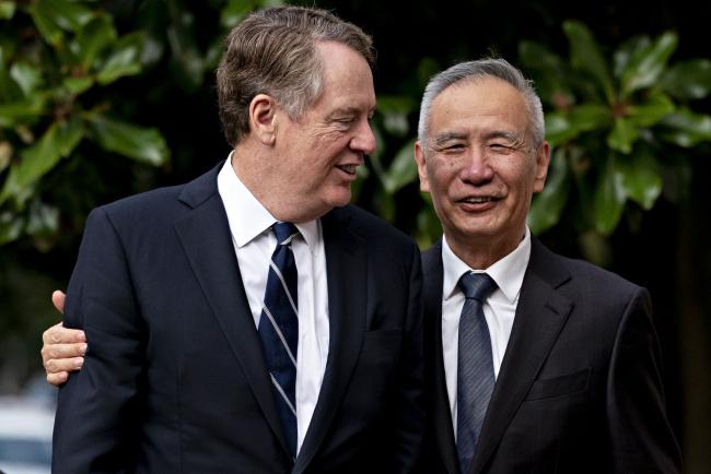 © Bloomberg. Liu He, right, stands with Robert Lighthizer, in Washington, D.C. in 2019.