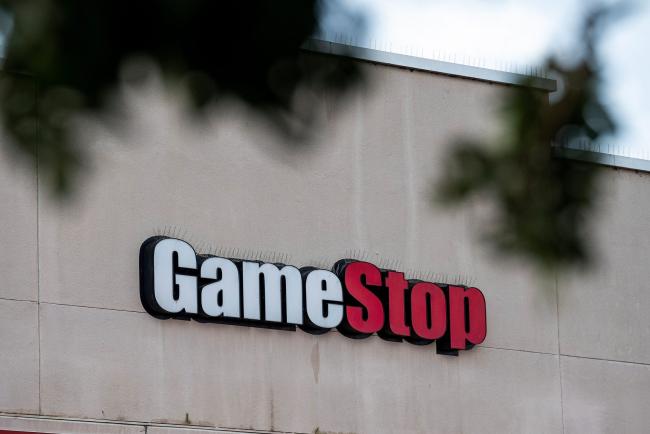 © Bloomberg. Signage on a GameStop store in Richmond, California, U.S., on Wednesday, Jan. 27, 2021. GameStop Corp.'s breathtaking ascent showed no sign of slowing Wednesday, with bullish day traders keeping the upper hand over short sellers who started to capitulate. Photographer: David Paul Morris/Bloomberg