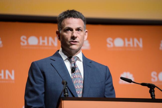 © Bloomberg. David Einhorn, president and portfolio manager at Greenlight Capital LLC, speaks during the Sohn Investment Conference in New York, U.S., on Monday, May 6, 2019. The conference gathers top investors from around the globe for a day of fresh market insights. Photographer: Alex Flynn/Bloomberg