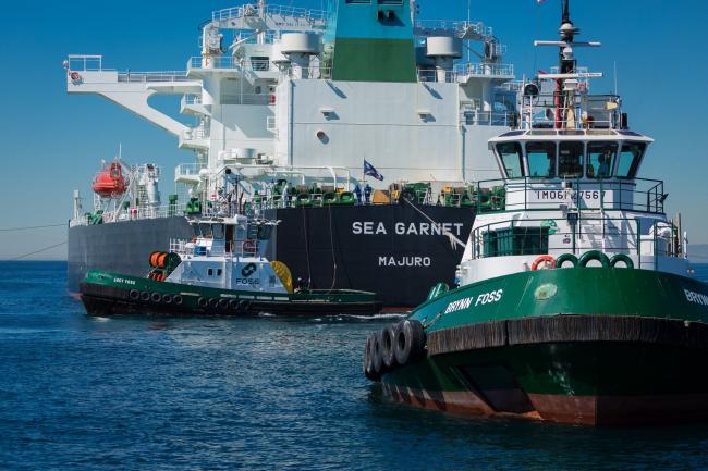 © Bloomberg. The Sea Garnet crude oil tanker is pulled by tugboats near the El Segundo Offshore Oil Terminal in El Segundo, California, U.S., on Wednesday, Oct. 17, 2018. Oil slipped to the lowest in almost a month this week as expanding American stockpiles overshadowed tensions between the U.S. and Saudi Arabia over the disappearance of a prominent kingdom critic. Photographer: Tim Rue/Bloomberg