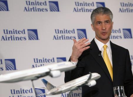 © Reuters. United Airlines CEO Jeff Smisek has resigned in light of an investigation that the United States attorney in New Jersey is conducting into possible influence peddling. Pictured: Smisek in New York, May 3, 2010, while announcing the merger then of Continental and United Airlines.