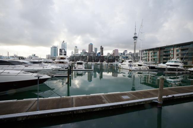 © Bloomberg. A deserted marina in Auckland, New Zealand, on Monday, March 1, 2021. New Zealand Prime Minister Jacinda Ardern announced a lockdown for its largest city Auckland on Feb. 27 while authorities investigate a new case of Covid-19 in the community. Photographer: Brendon O'Hagan/Bloomberg