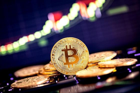 Bitcoin (BTC) Struggles to Maintain $10,000, Falls to $9,500 Support