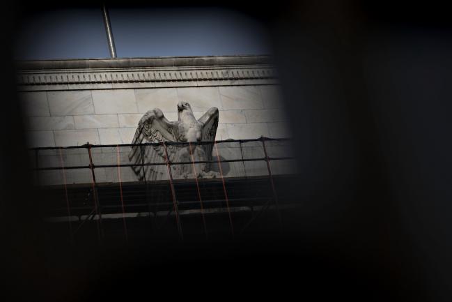 © Bloomberg. The Marriner S. Eccles Federal Reserve building stands in Washington, D.C. Photographer: Andrew Harrer/Bloomberg