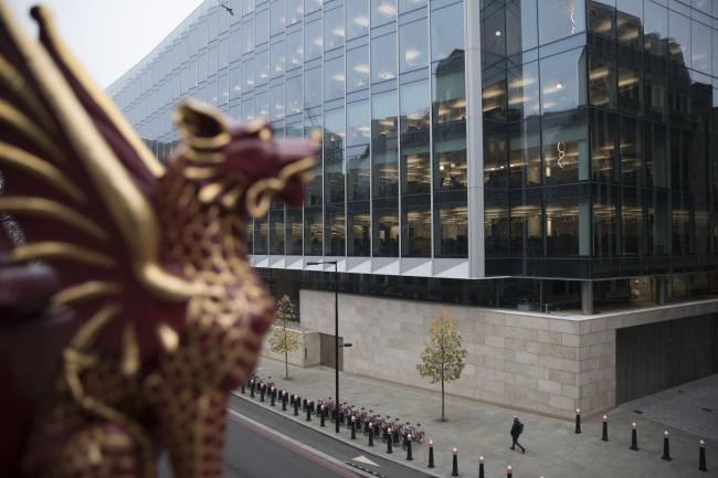 © Bloomberg. The Goldman Sachs offices in London, U.K., on Monday, Dec. 7, 2020. As the U.K.'s second lockdown, lifts City of London firms are likely to let more workers return, giving a boost to businesses in the financial district before Christmas.